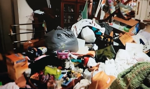 テレビ番組『HOARDERS』片付けられない症候群の人々・ミリーの場合 - ネイビーブルーに恋をして