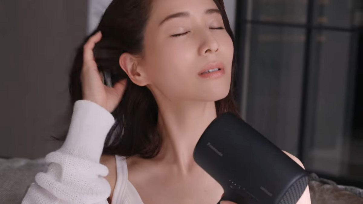 本日限定価格!!/ Panasonic ナノケア 田中みなみ愛用ヘアドライヤー