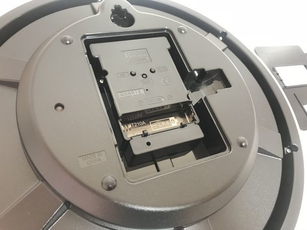 壁掛け電波時計の設定方法 紹介レビュー シンプルおしゃれでおすすめ カシオ Casio Iq 1060j 7jf ラクスキー