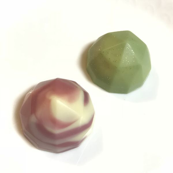 ホテルオークラのルビーチョコレートとフルーツチョコレート