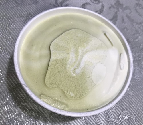 モウの数量限定ピスタチオ＆ミルクのアイスクリーム画像