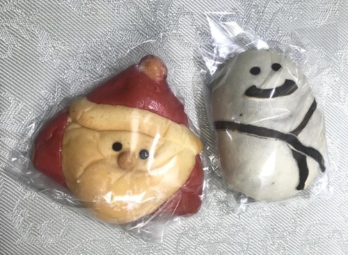 デリフランスでメリークリスマス 可愛すぎる サンタ 雪だるまパン My Spoon