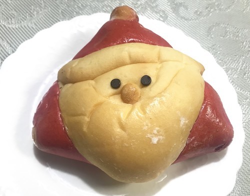 デリフランスでメリークリスマス 可愛すぎる サンタ 雪だるまパン My Spoon