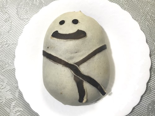 デリフランスでメリークリスマス 可愛すぎる サンタ 雪だるまパン My Spoon