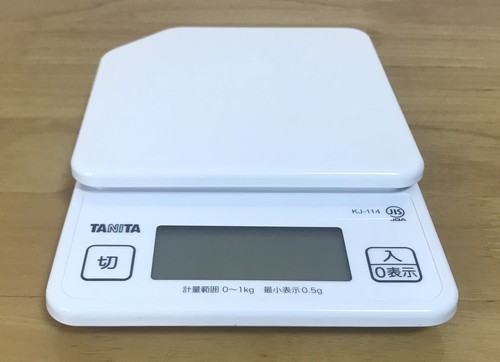 メルカリ 荷物の重さは料理用はかりで測る タニタキッチンスケール Kj 114 気になる