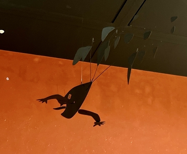 カルダー展のモビール