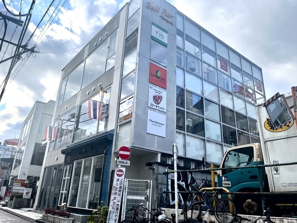 森山大道と蜷川実花のコラボカフェ 原宿アンノウンカフェギャラリー アクセス