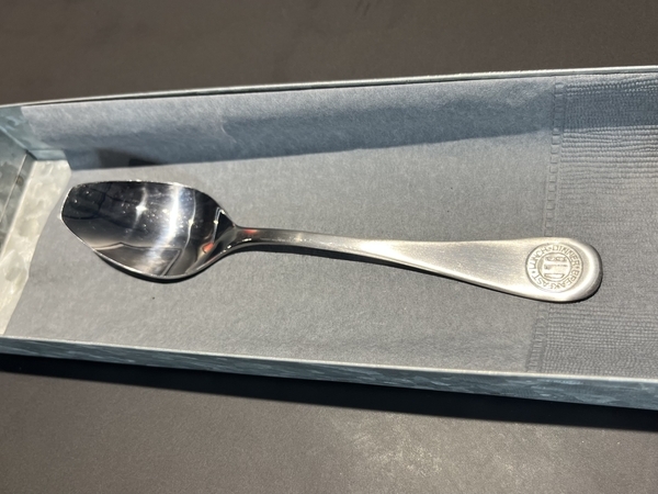 森山大道と蜷川実花のコラボカフェ カレー用のスプーン