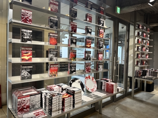 森山大道と蜷川実花のレトルトカレー パッケージ写真バリエーション