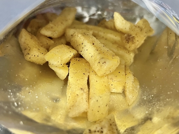 RIZINポテトスティック ブラックペッパー味