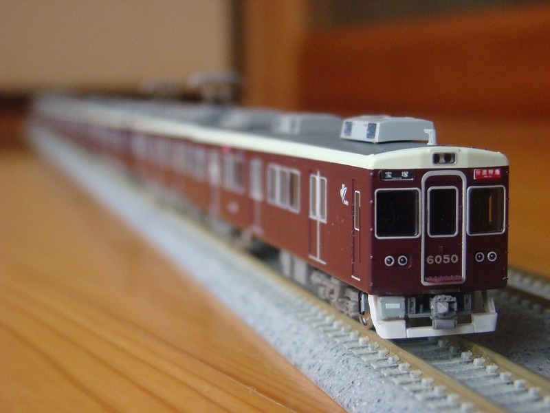 阪急】ワンハンドル運転台車両導入40周年記念列車を運行 - 新つなぐ