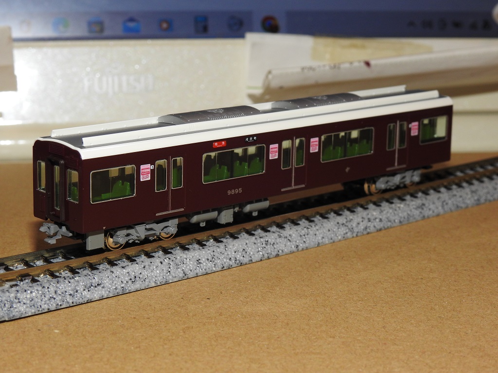 KATO】阪急9300系(9305F)の8両編成が入線！ - 新つなぐ