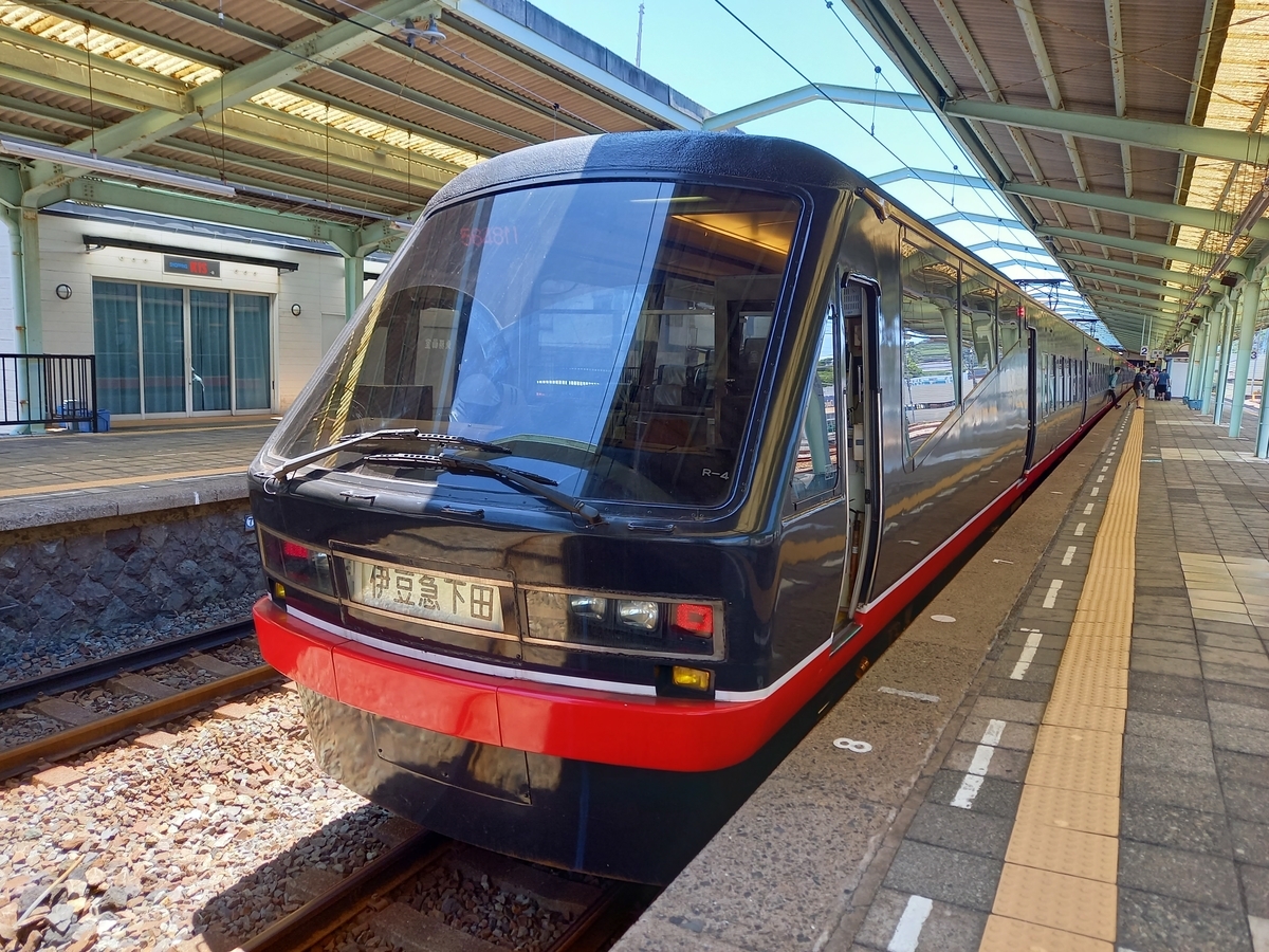 伊豆急行線 2100系(リゾート21)黒船電車 - Rei's notes