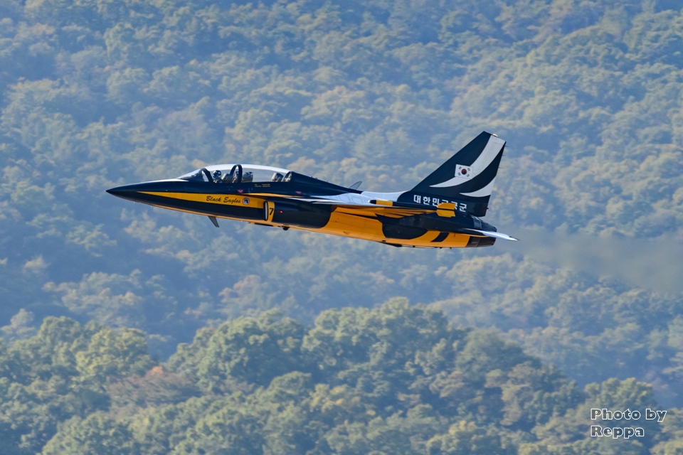 Seoul ADEX】韓国空軍アクロバットチーム「ブラックイーグルス」の展示