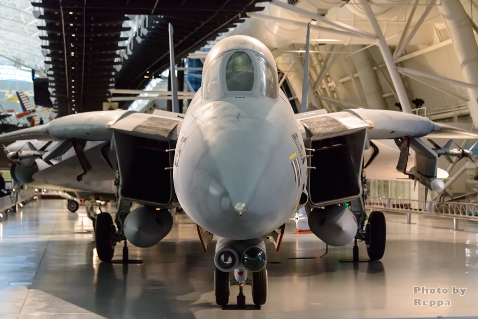 スミソニアン博物館F‐14TOMCAT SPACESHUTTLECOLUMBIA スミソニアン博物館F‐14TOMCAT SPACESHUTTLECOLUMBIA Grumman F-14D(R