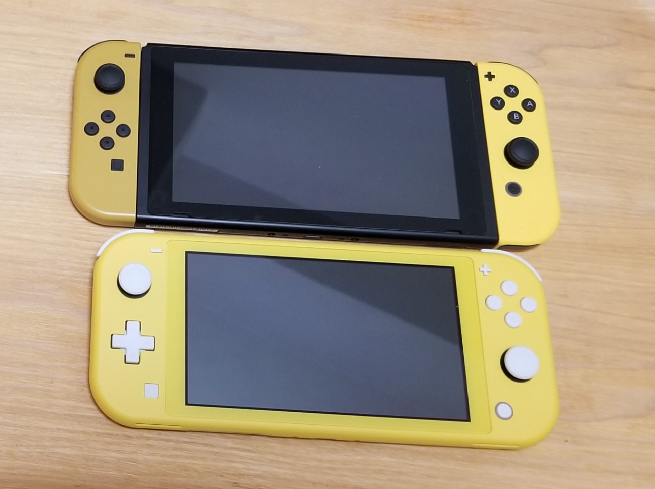 Nintendo Switch Liteが届いた！触ってみた感想や比較いろいろ [感想