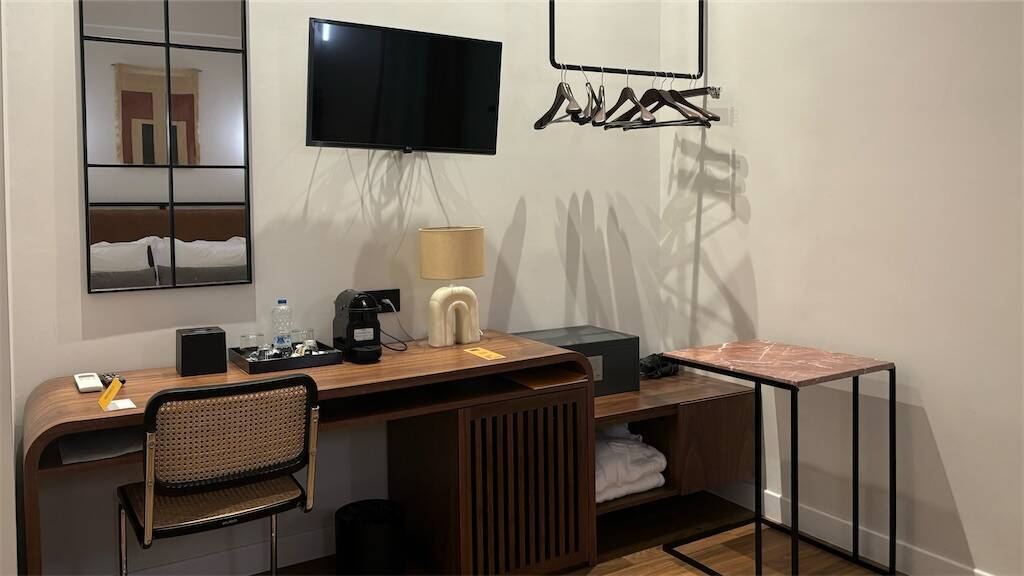 Astikon Houseの客室 デスク