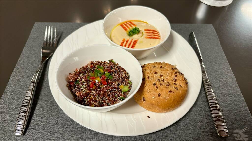カタール航空ゴールドラウンジ（ノース）で食べた軽食