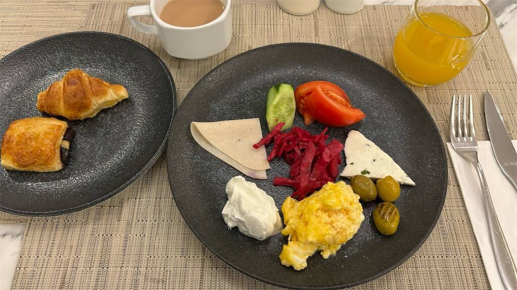 フォーポインツ フレックス バイ シェラトンイスタンブール 朝食