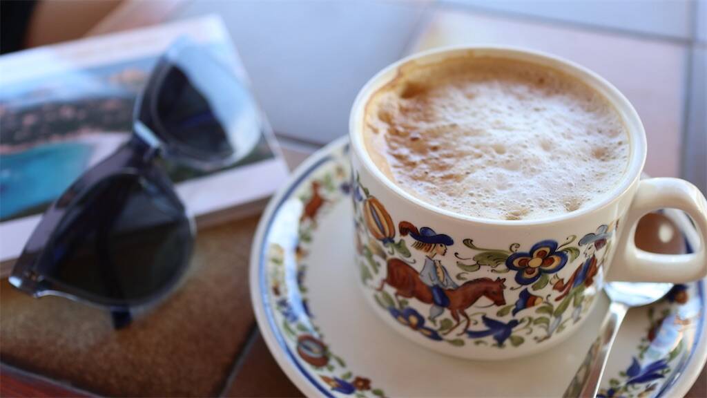 コルシカ島のカフェにて