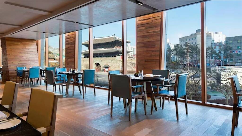 TAVOLO 24の店内