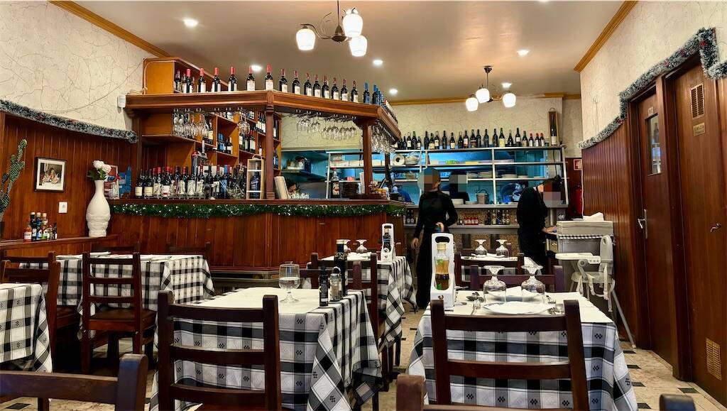 O castico restaurantの店内