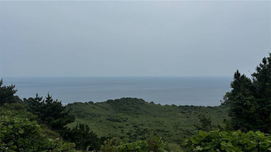 城山日出峰　山頂からの景色