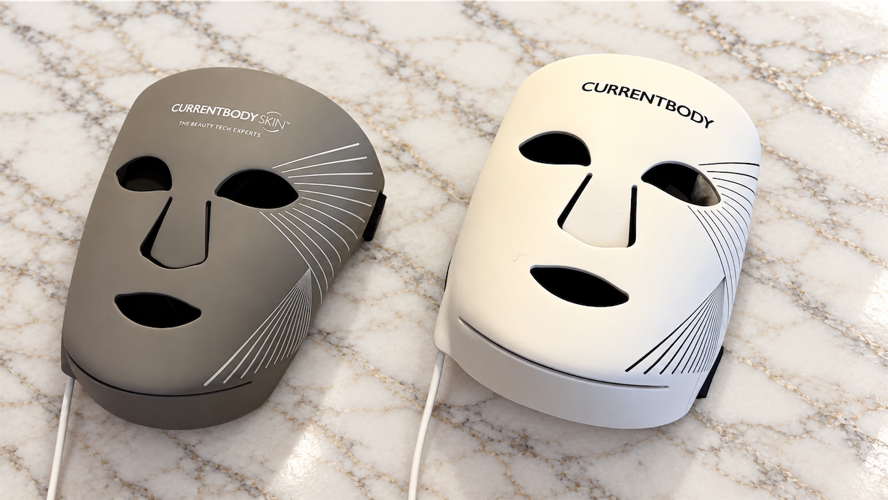 最終価格　カレントボディ　LEDマスク（初代） 新商品 カレントボディLEDマスク シリーズ3をレビュー｜初代から使う私