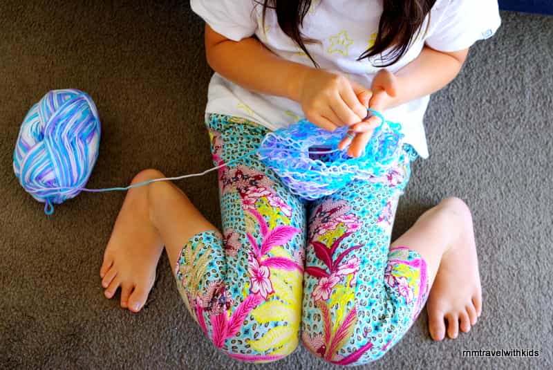 新型コロナウイルス 自宅待機中の暇つぶし 指編みで帽子を編む 私の旅した 子連れ海外旅行ガイド