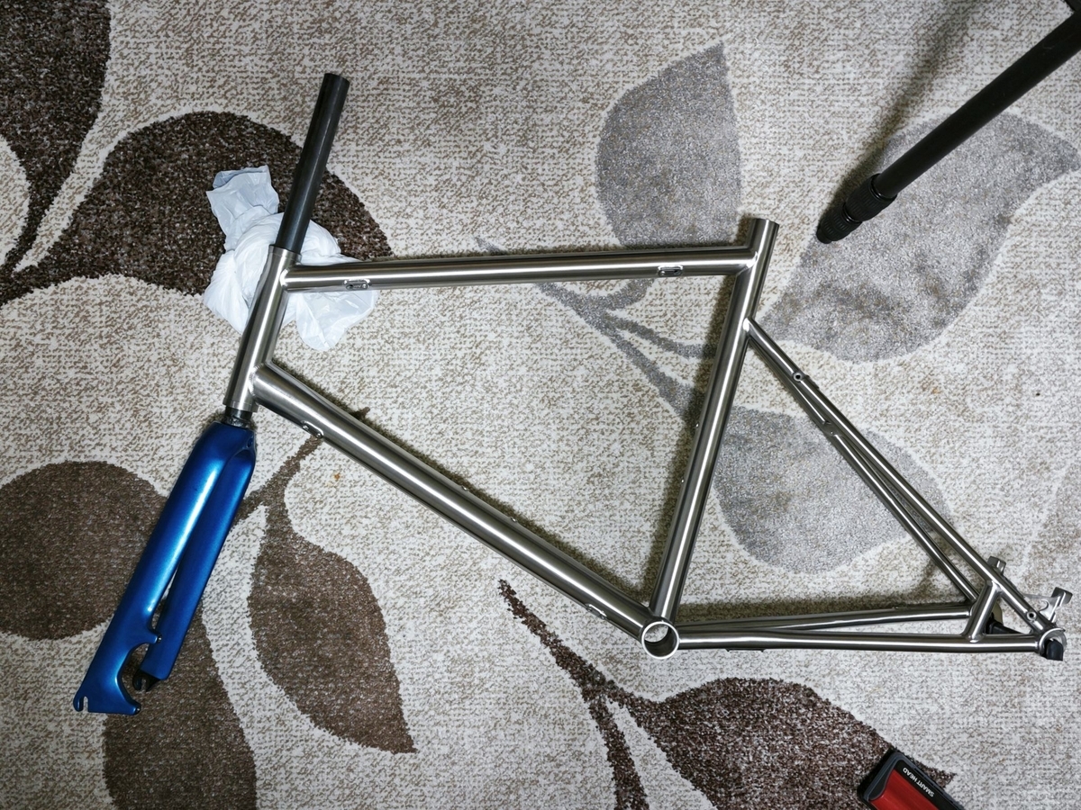 ミニベロフレーム 最高の相棒～ミニベロロード！を組み立てる。#1 - MiniVelo Nella Zele
