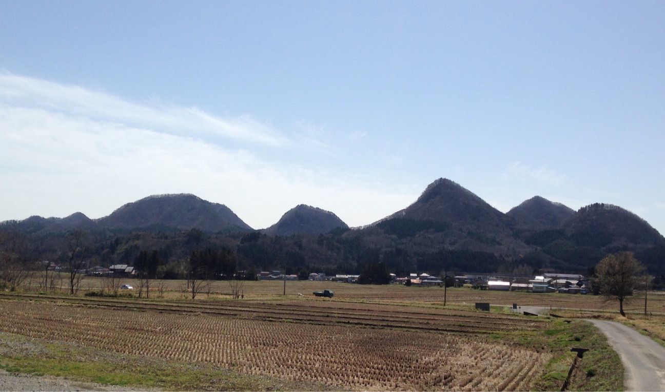 七ツ森・借景・早春の七ツ森"