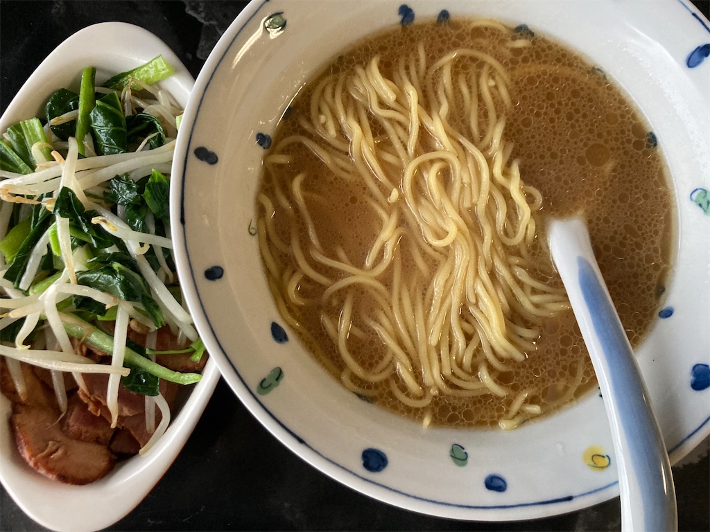 横浜家系ラーメン野菜炒めと焼豚別添え_2023.12.30.Sat_【 日飯雑記 】 - 凡食賛美
