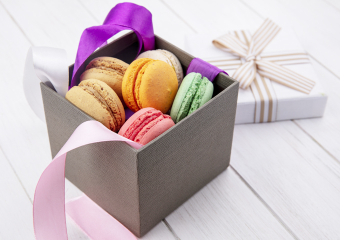 お菓子とデザイン ピエール エルメ フラワーアーティスト東信氏デザインのマカロンパッケージなど3選 ハピ活ライフ お菓子とデザイン ピエール エルメ フラワーアーティスト東信氏デザインのマカロンパッケージなど3選 ハピ活ライフ
