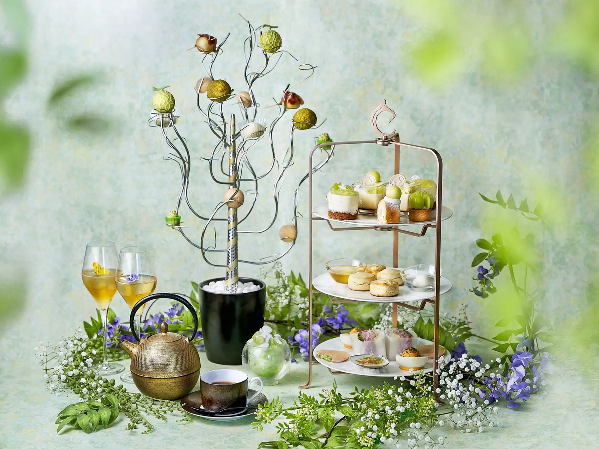 【センタラグランドホテル大阪】シャインマスカット＆メロンのアフタヌーンティー。果実の美味しさを味わえるロールケーキやプリンなど