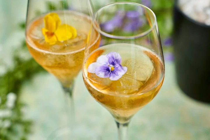 「天空のサマーアフタヌーンティー ～シャインマスカット＆メロン～」