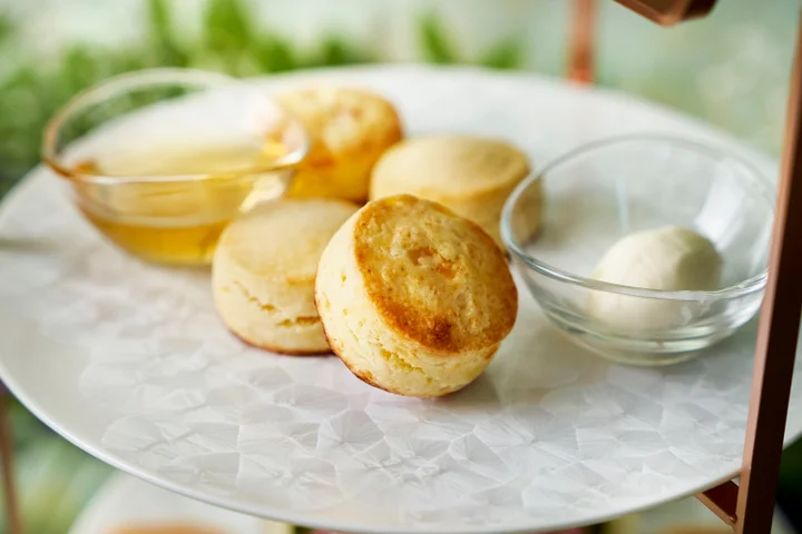 「天空のサマーアフタヌーンティー ～シャインマスカット＆メロン～」