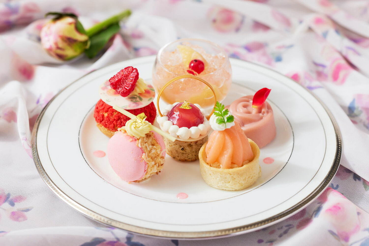 「ピーチ×ピンク アフタヌーンティーセット」