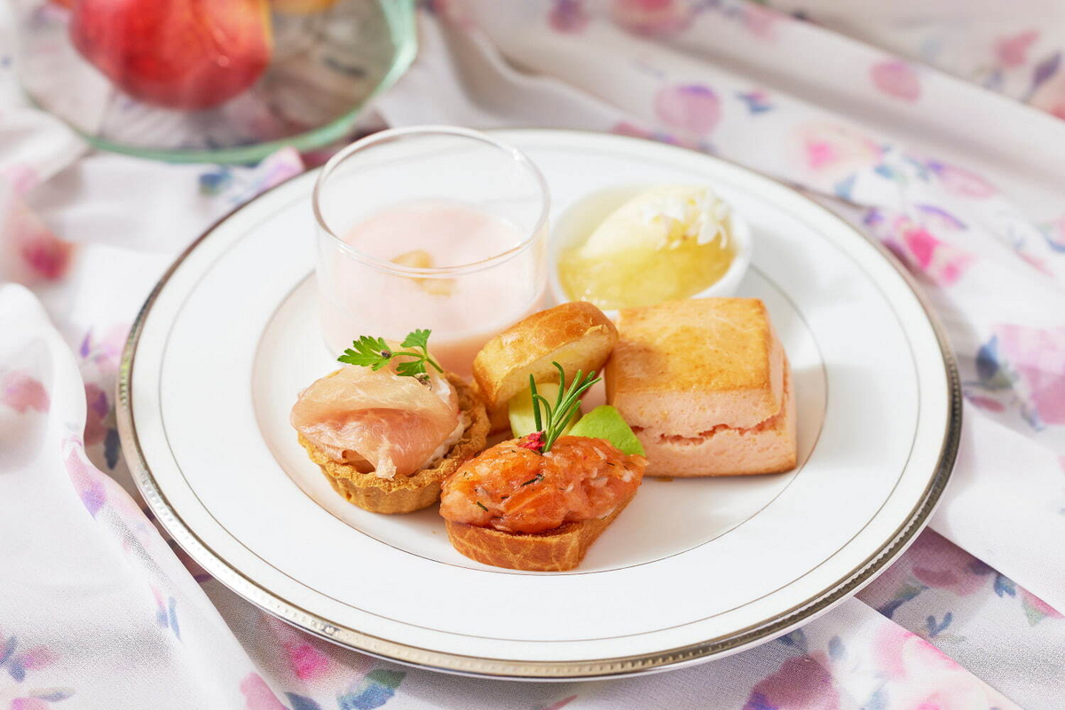 「ピーチ×ピンク アフタヌーンティーセット」