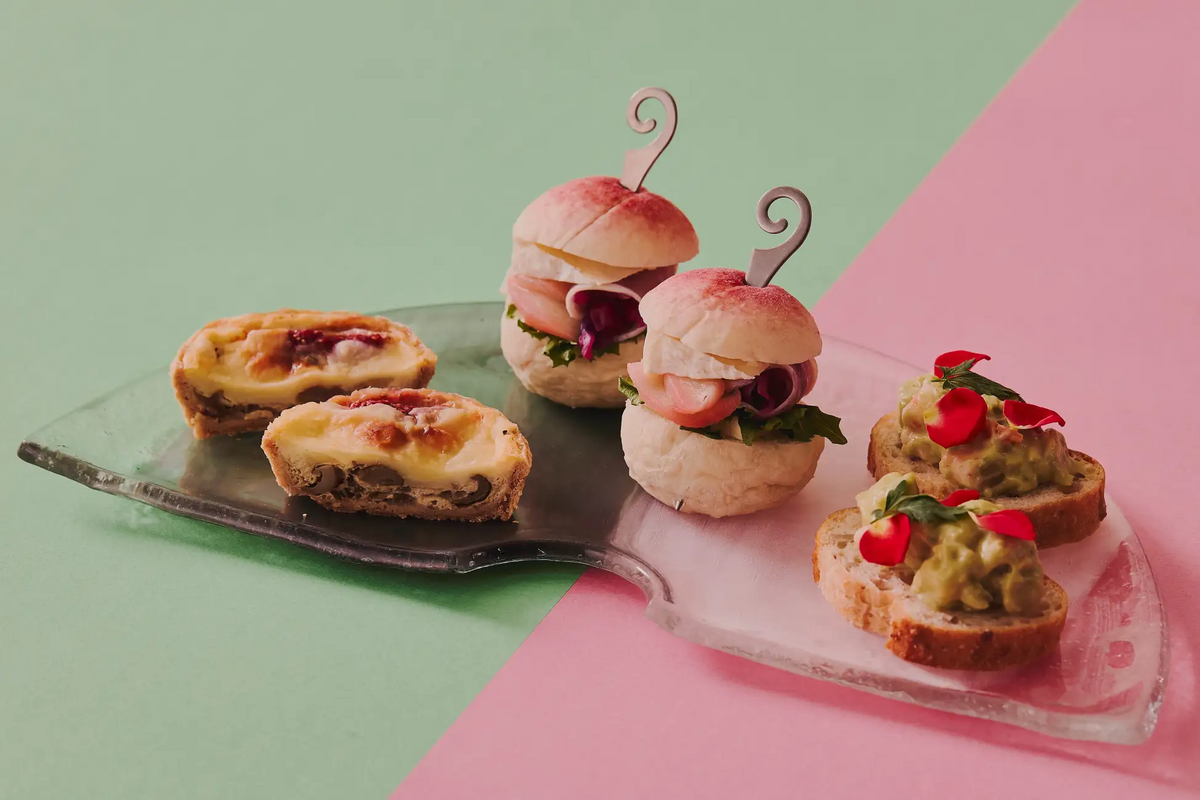 「桃とメロンのアフタヌーンティー ～夏の宝石箱～」