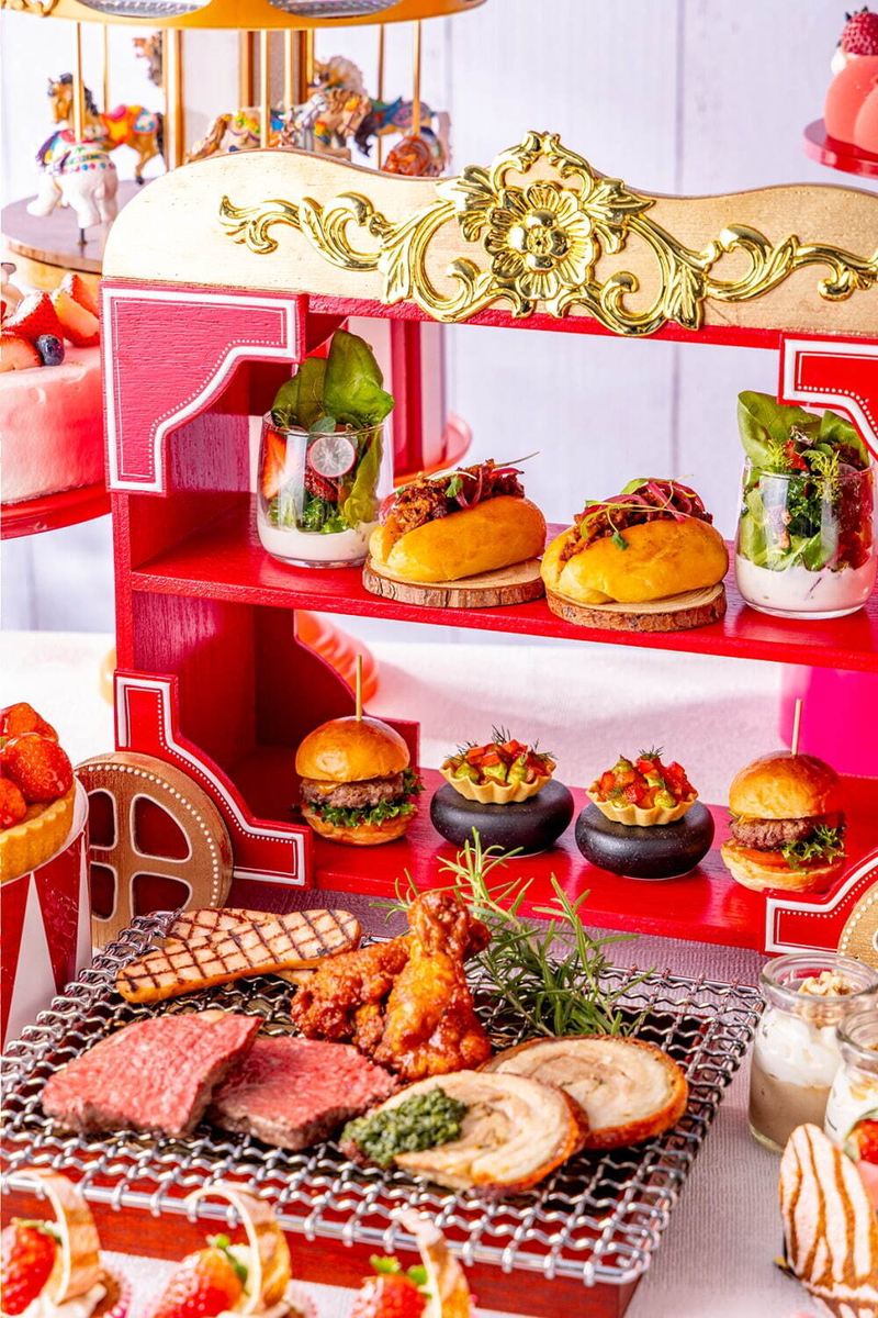 ヒルトン東京「シルク・ドゥ・グリル＆ストロベリー」