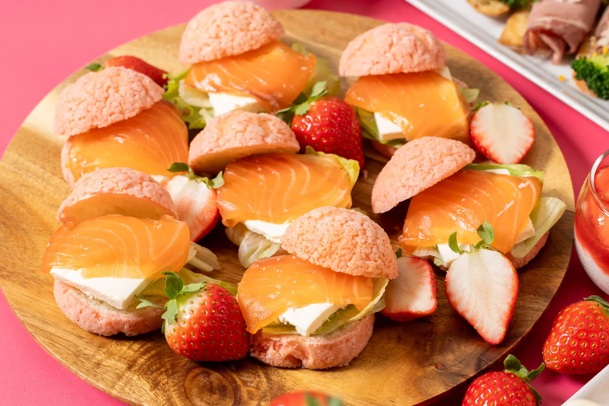 「ストロベリー＆ラブバニー アフタヌーンティー ブッフェ」