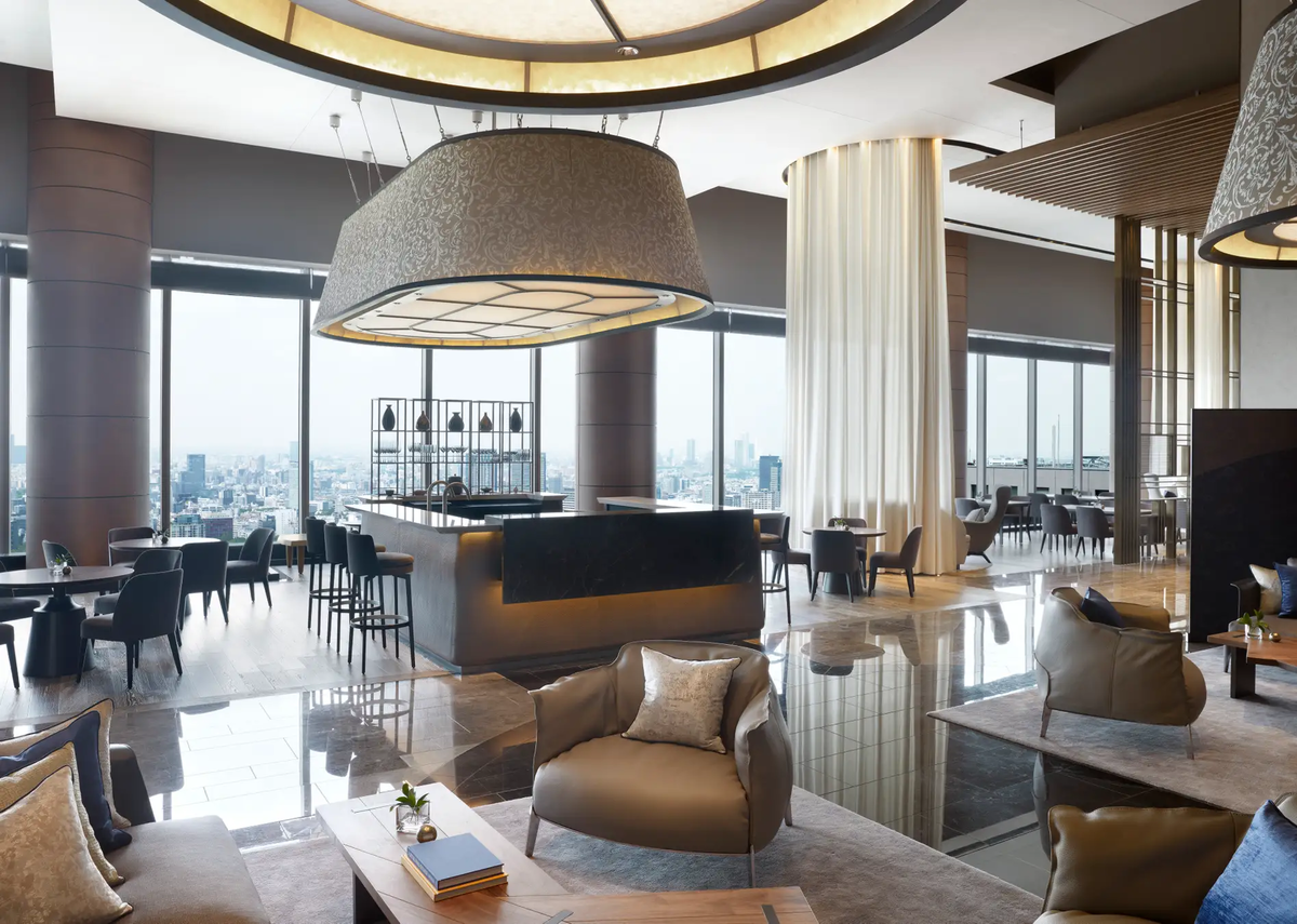 THE LOUNGE (ザ ラウンジ) 