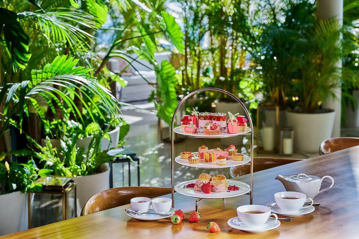 【東京エディション虎ノ門 】”いちご×お茶”アフタヌーンティー。香り豊かな味わいを堪能できるカヌレやケーキなど