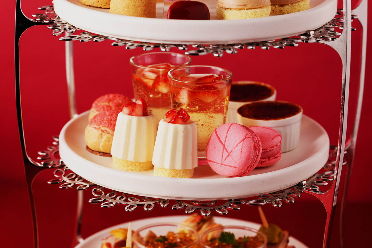  [アニヴェルセルカフェ 表参道] 苺のアフタヌーンティー