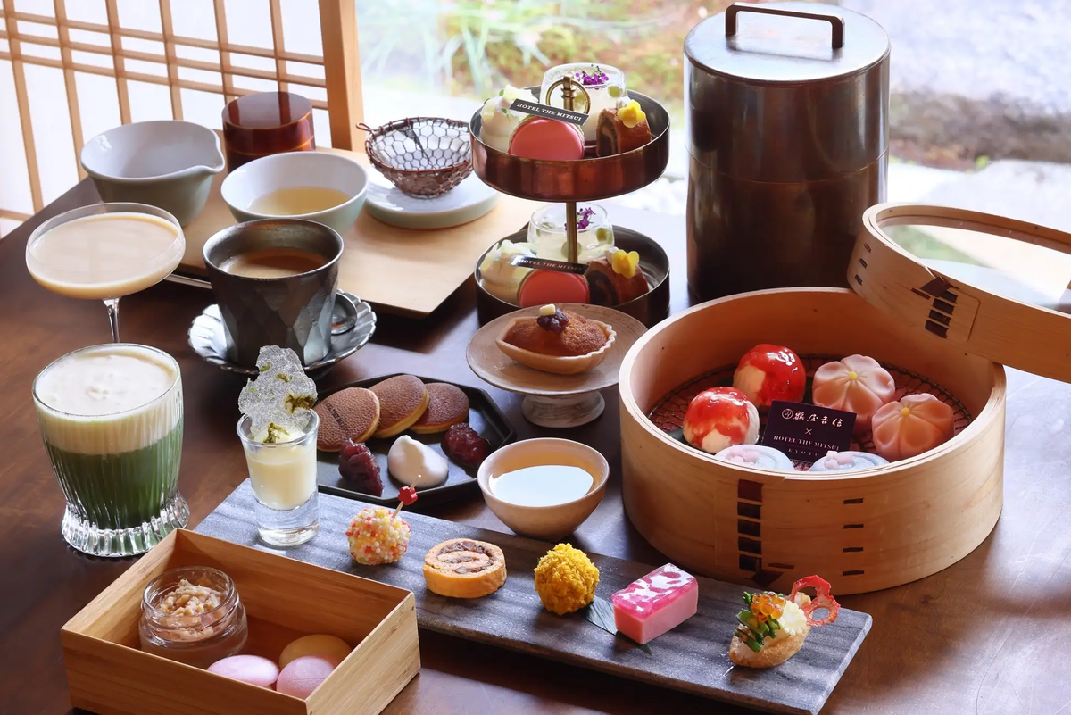 【HOTEL THE MITSUI KYOTO】老舗「京菓匠 鶴屋吉信」コラボアフタヌーンティー。京の繊細な味わいを堪能できるケーキやショコラなど