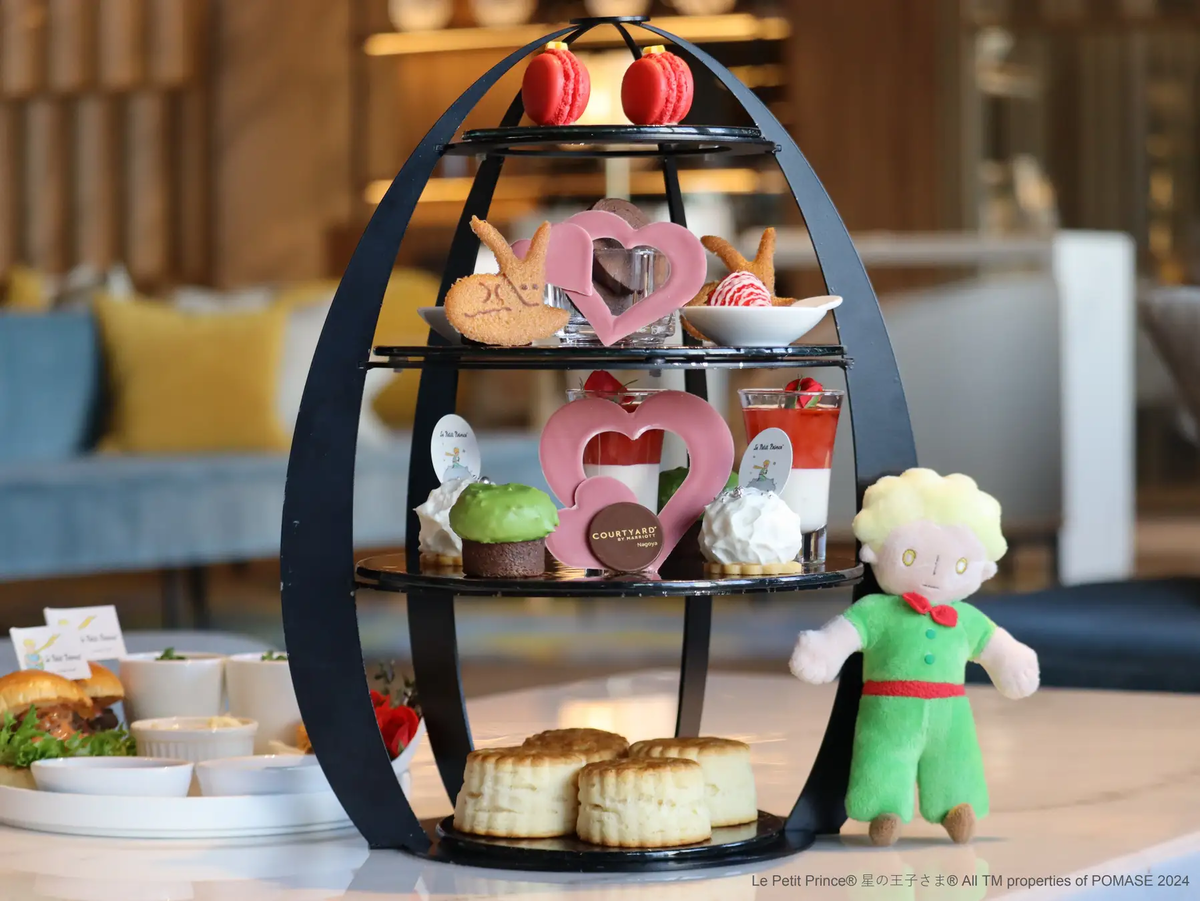 【コートヤード・バイ・マリオット名古屋】「星の王子さま」コラボアフタヌーンティー。物語の世界観をテーマにしたマカロンやタルトなど