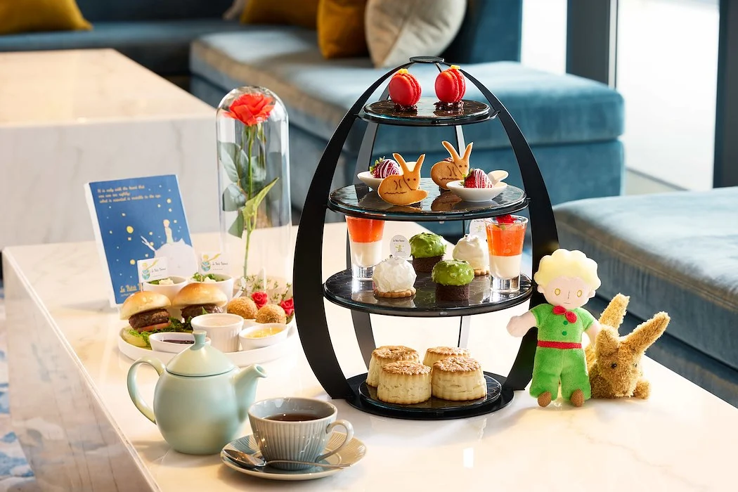 【コートヤード・バイ・マリオット名古屋】「星の王子さま」コラボアフタヌーンティー。物語の世界観をテーマにしたマカロンやタルトなど