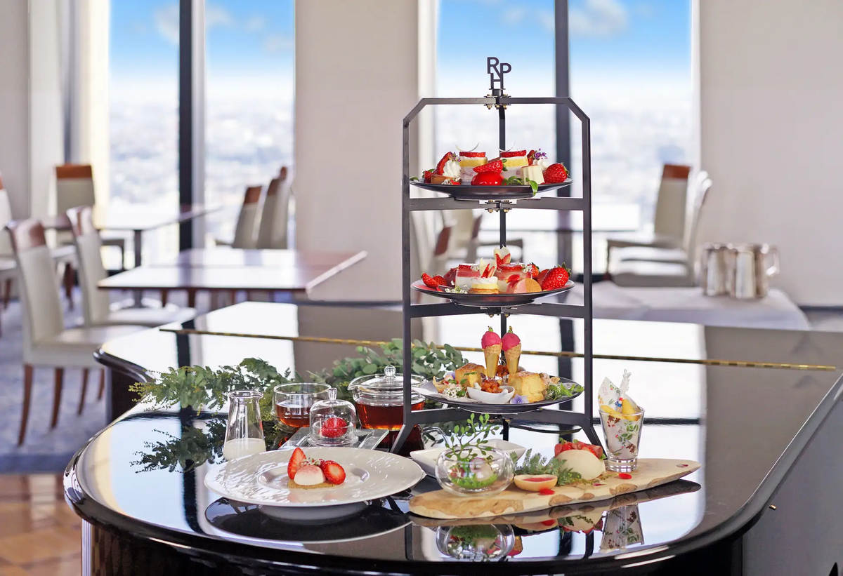 【ロイヤルパインズホテル浦和】埼玉県産いちご「あまりん」アフタヌーンティー。甘美で濃厚な甘みを堪能できるティラミスやカヌレなど