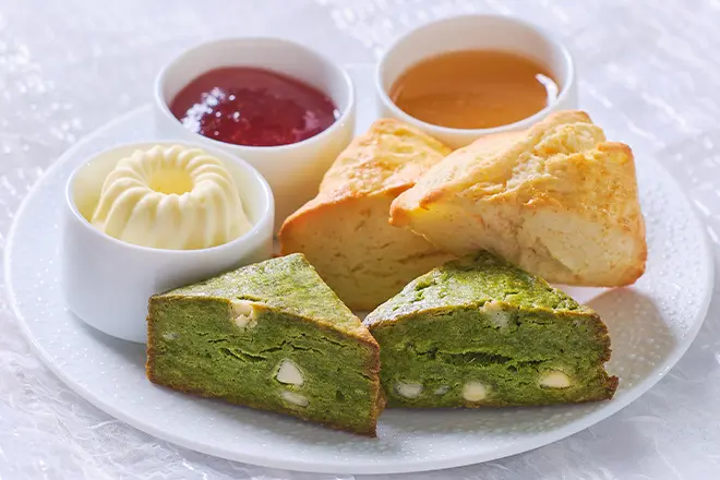 【ストリングスホテル 名古屋】初夏のいちご尽くしアフタヌーンティー