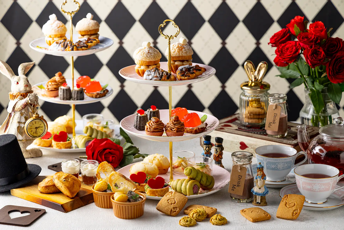 【ヒルトン東京】「アリスとハートの女王様」アフタヌーンティー。秋香るパンで彩るタルトやデニッシュなど